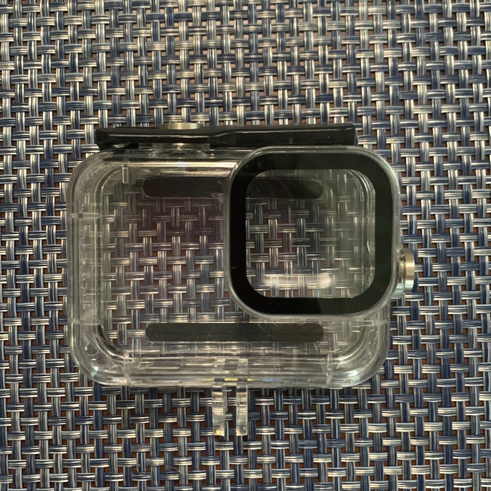 Go pro water case for 9, 10, or 11 with handle that floats